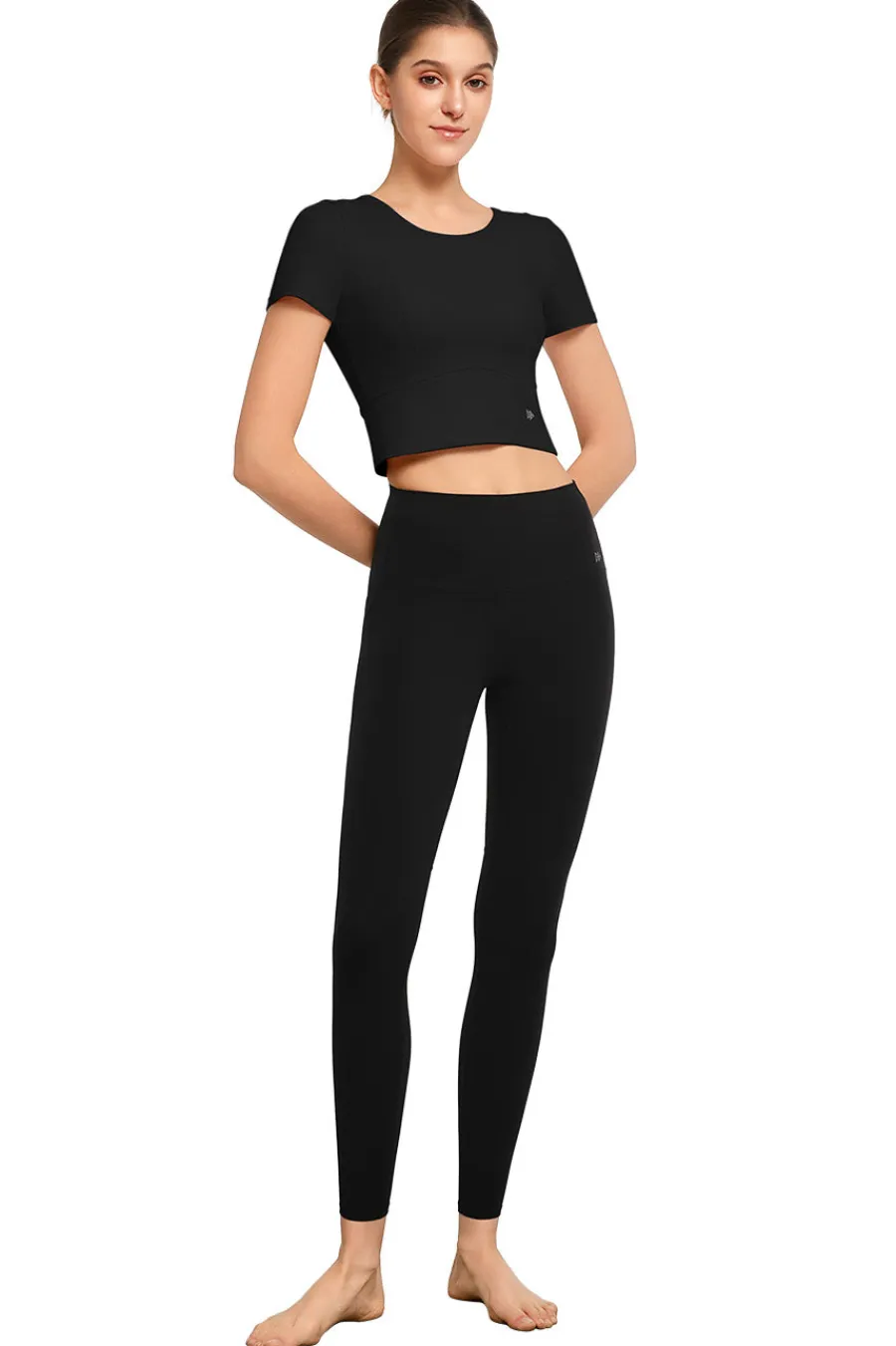 crop_tshirt_nala_3.webp Yvette Crop T-Shirt Nala Black New