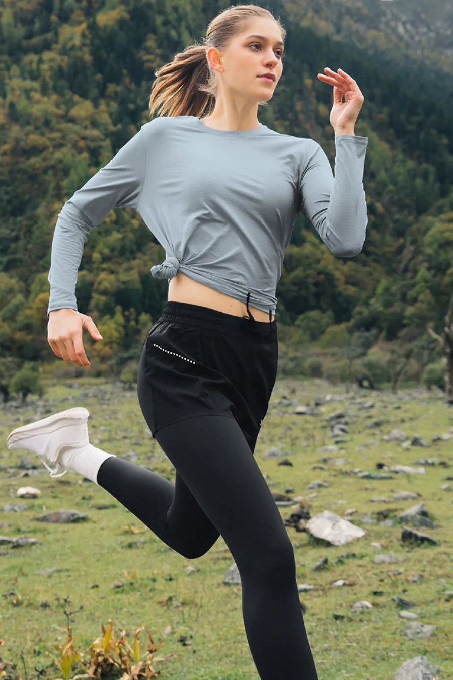 longsleeve_lea_4-2.webp Yvette Longsleeve Lea Gray Hot