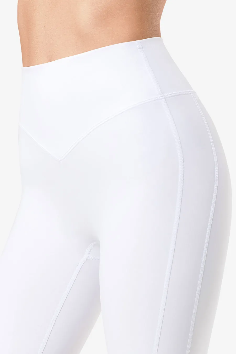 shorts_cloud_white_4.webp Yvette Shorts Cloud White Hot