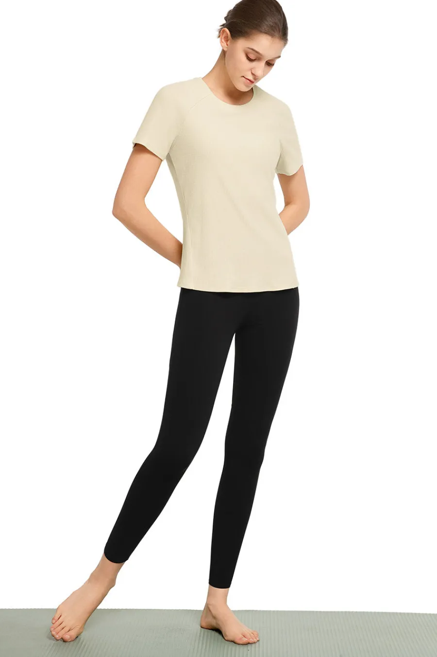 tshirt_mia_4.webp Yvette T-Shirt Mia OffWhite Fashion